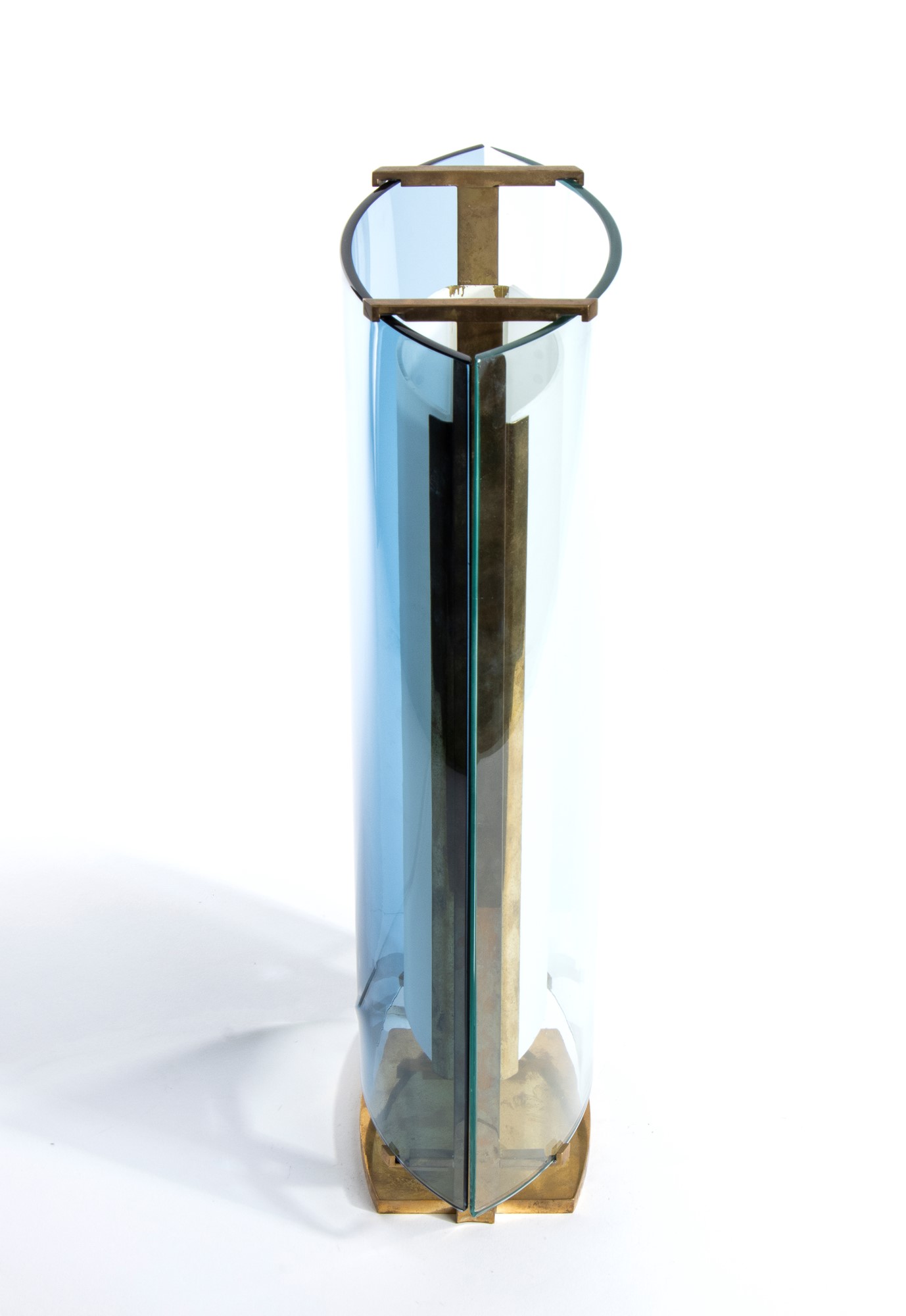 Max Ingrand Table lamp with brass structure and transparent and blue curved crystals. Model 2187 - Image 19 of 19