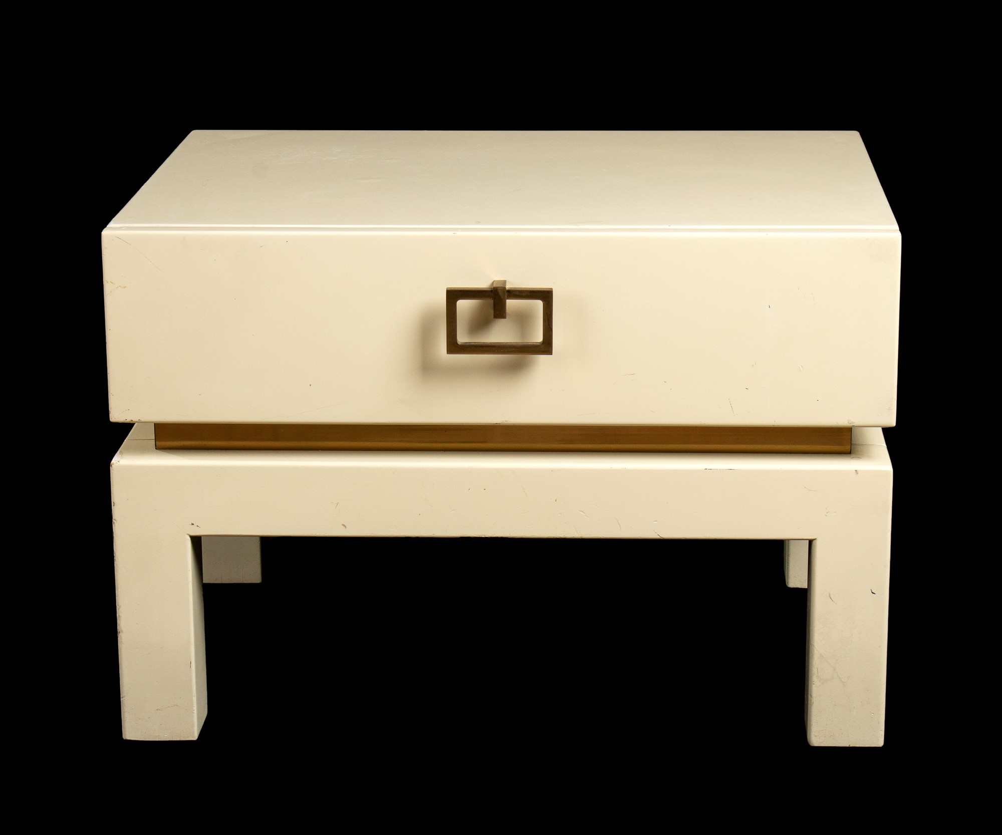 Pair of bedside tables in lacquered wood with brass handles - Image 8 of 27
