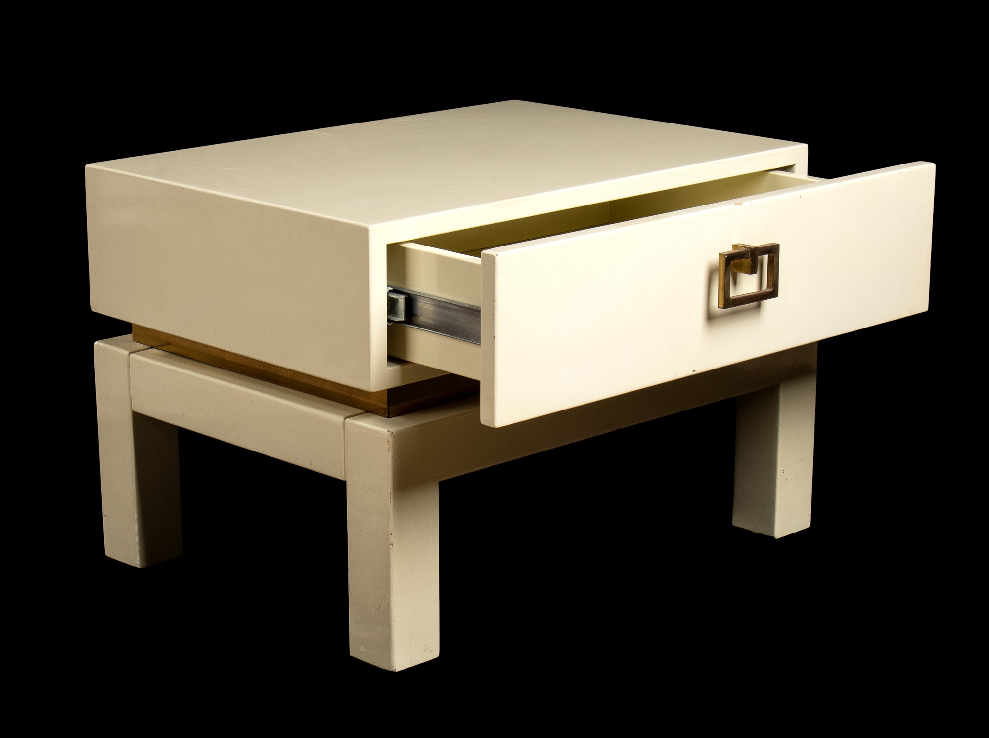 Pair of bedside tables in lacquered wood with brass handles - Image 12 of 27