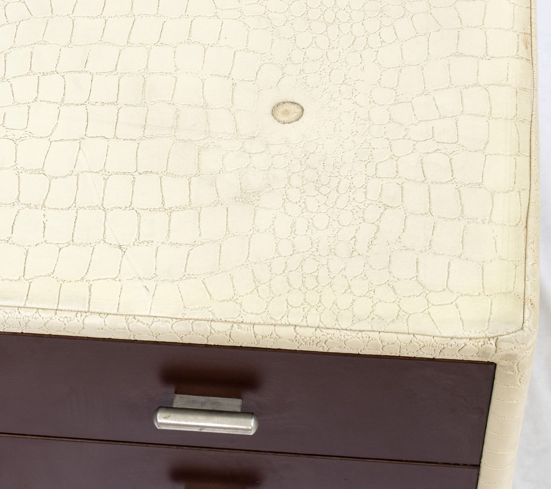 Guido Faleschini Pair of nightstands in white leather - Bild 10 aus 14