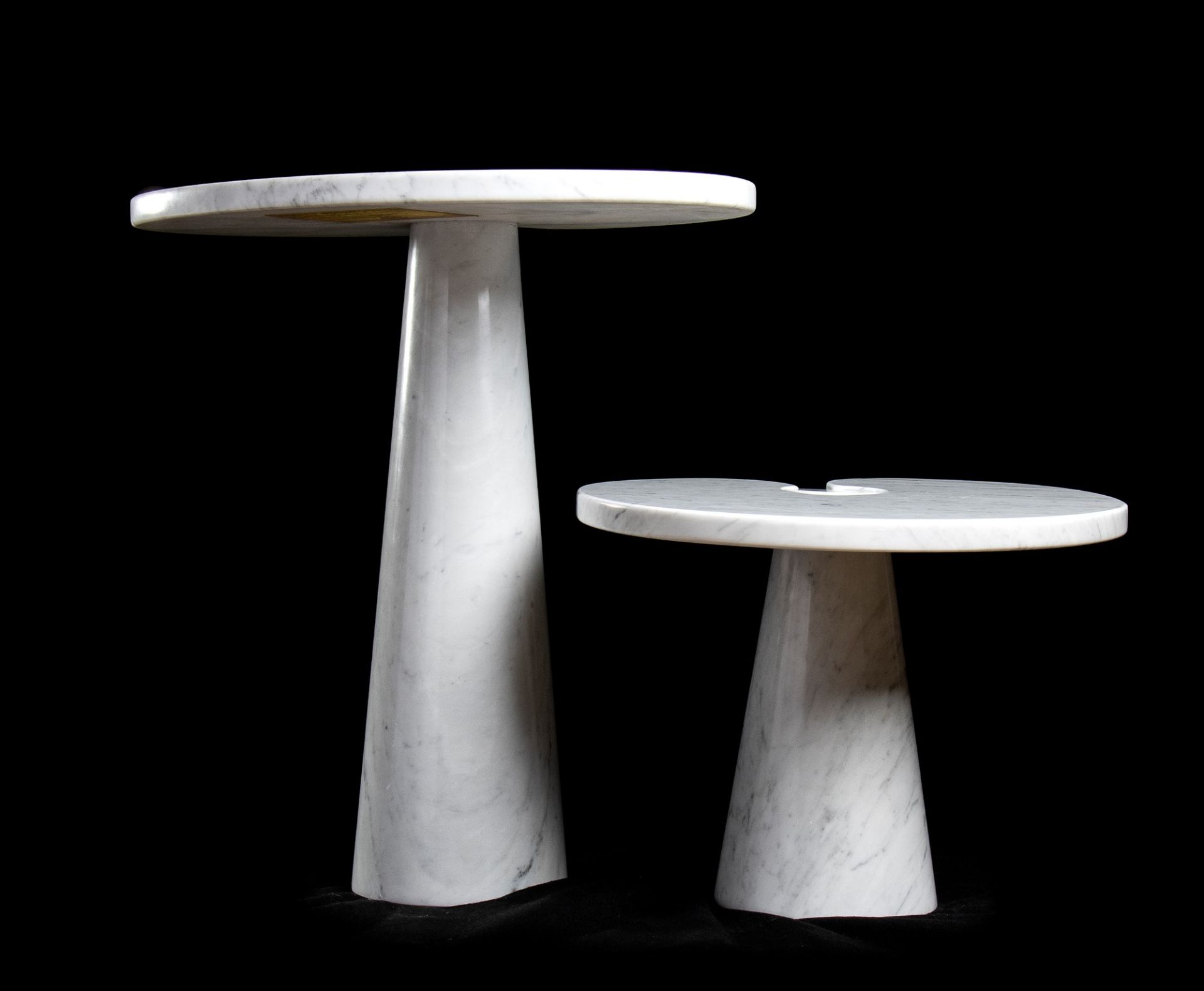 Angelo Mangiarotti Eros coffee tables with structures and tops in white Carrara marble - Bild 3 aus 7