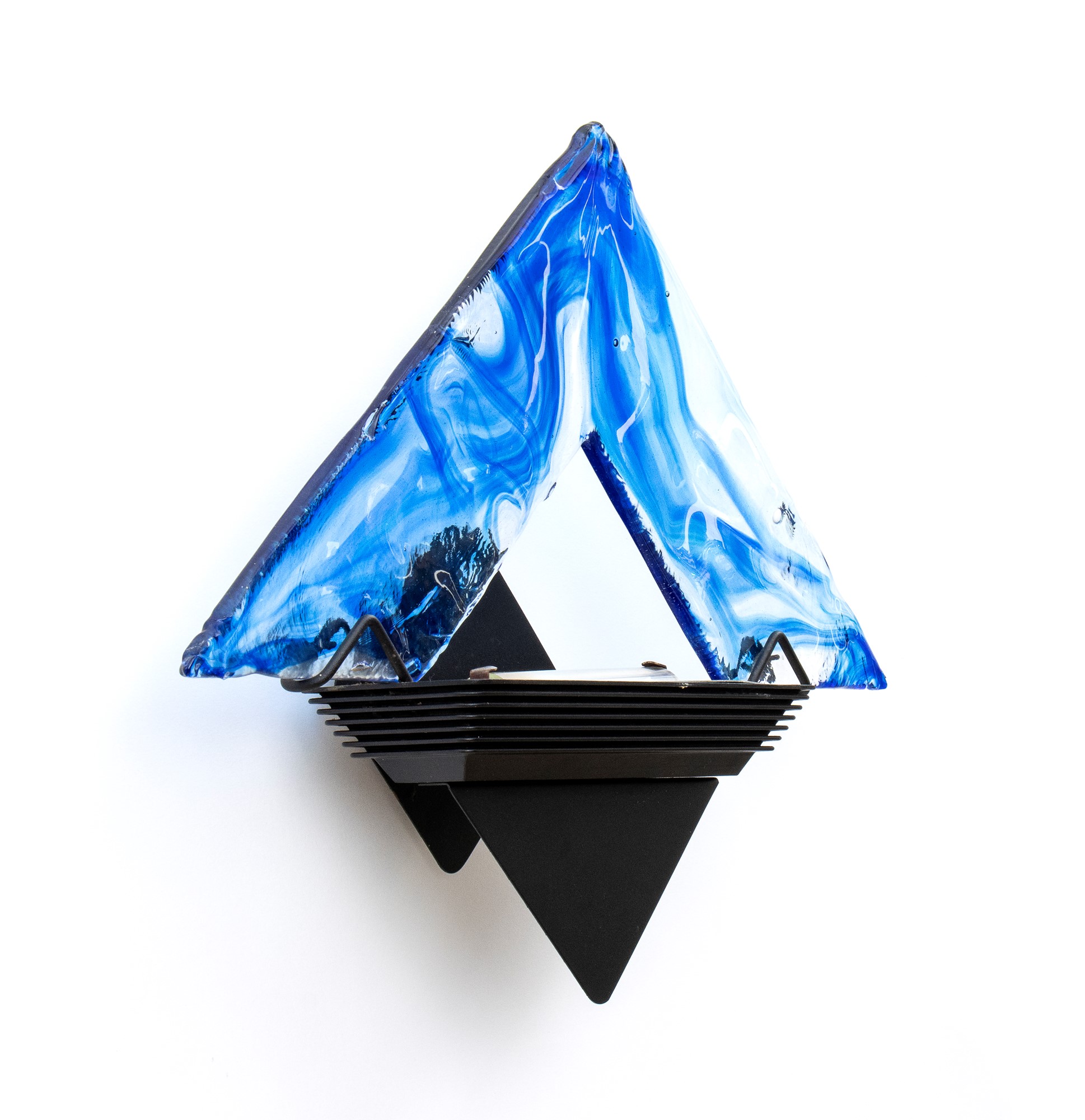 La Murrina wing lamp in hand blown Murano glass mounted on a triangular frame - Image 15 of 27