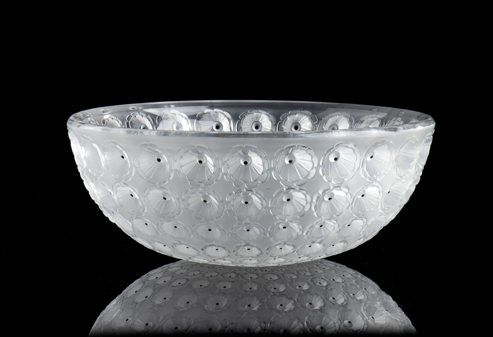 René Lalique Ay 1860-Parigi 1945 Lalique Nemours bowl