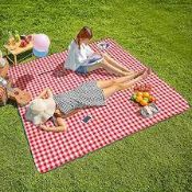 RRP £500 - Pallet Containing Brand New Items Such As Amazon Picnic Blankets