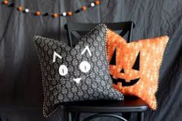 RRP £500 Assorted Lot To Include- Halloween Pillows & More