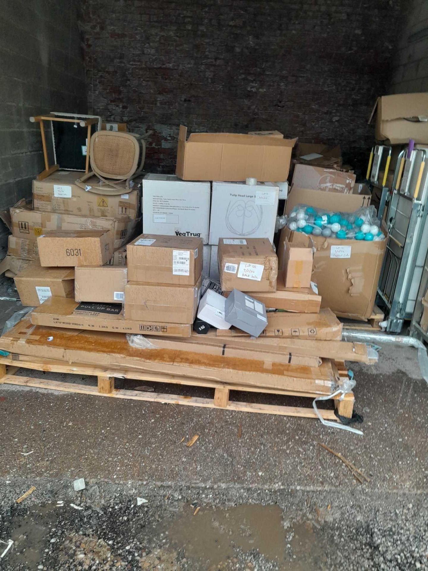 RRP £800 - Oversized Pallet Containing Brand New Assorted Items Such As Brand New Kids Police Playse - Image 2 of 2