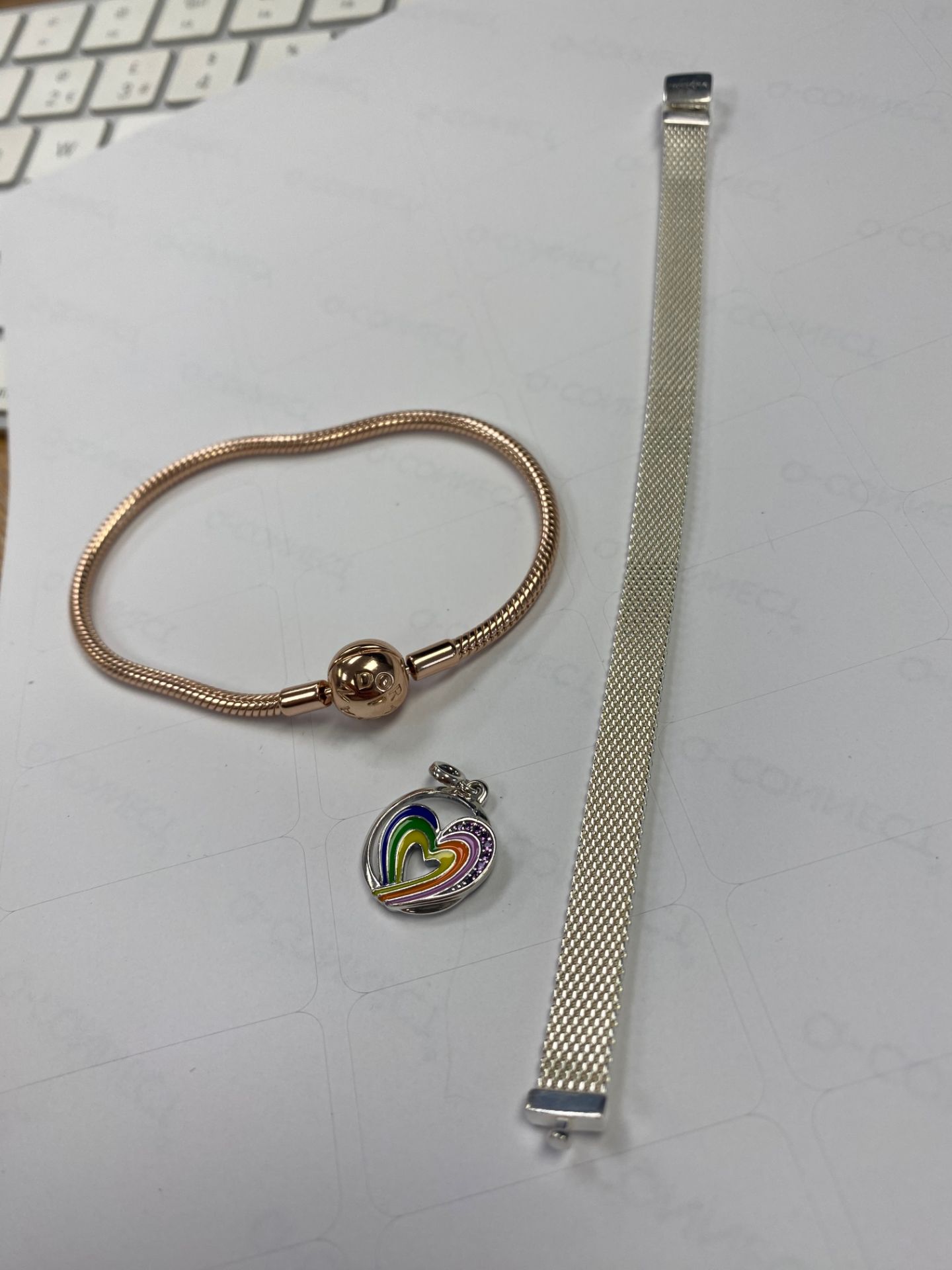 RRP £195 Pandora Chain Bracelet & Pandora Rose Gold Starter Bracelet & Pandora Rainbow Heart Charm - Image 4 of 4