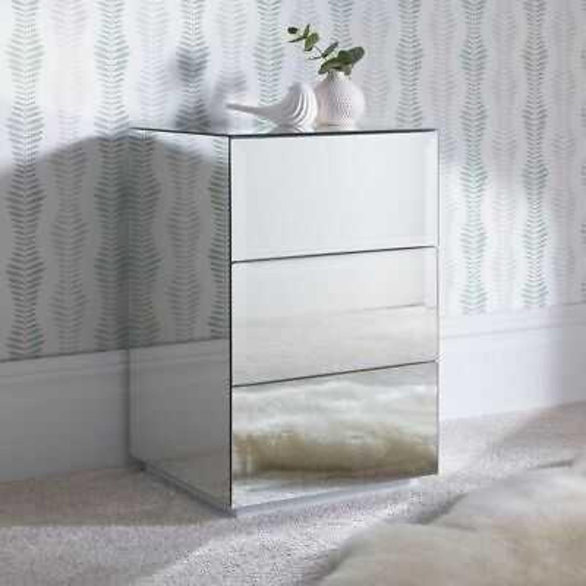 RRP £300 Brand New Tv Bed Store Cery 3 Drawer Chest Mirror Effect