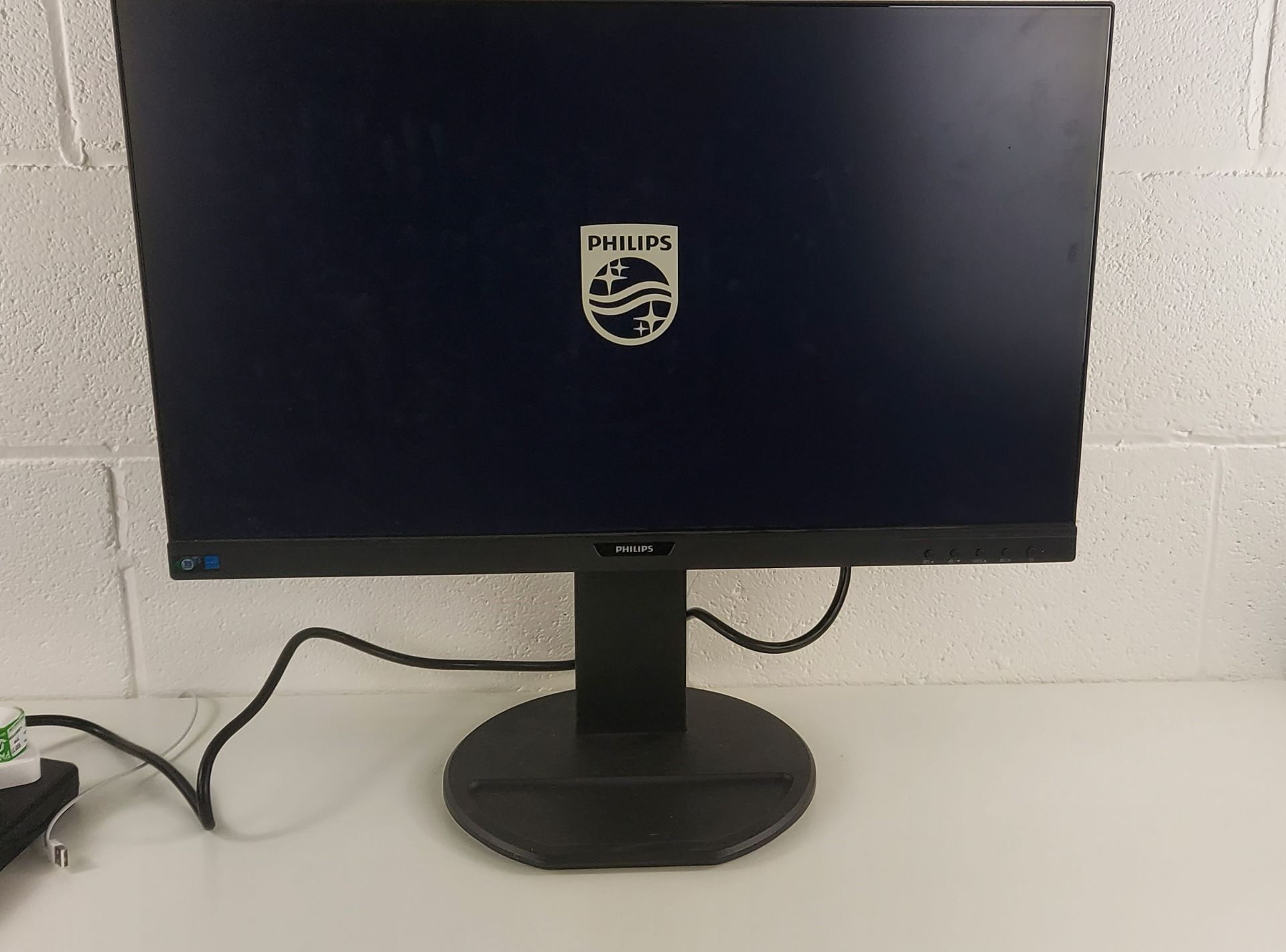 Philips 27" 276B9H/00 QHD Monitor, 75Hz, 4ms, IPS, USB-C Docking, WebCam, Speakers, 2560 x 1440 - Image 2 of 2