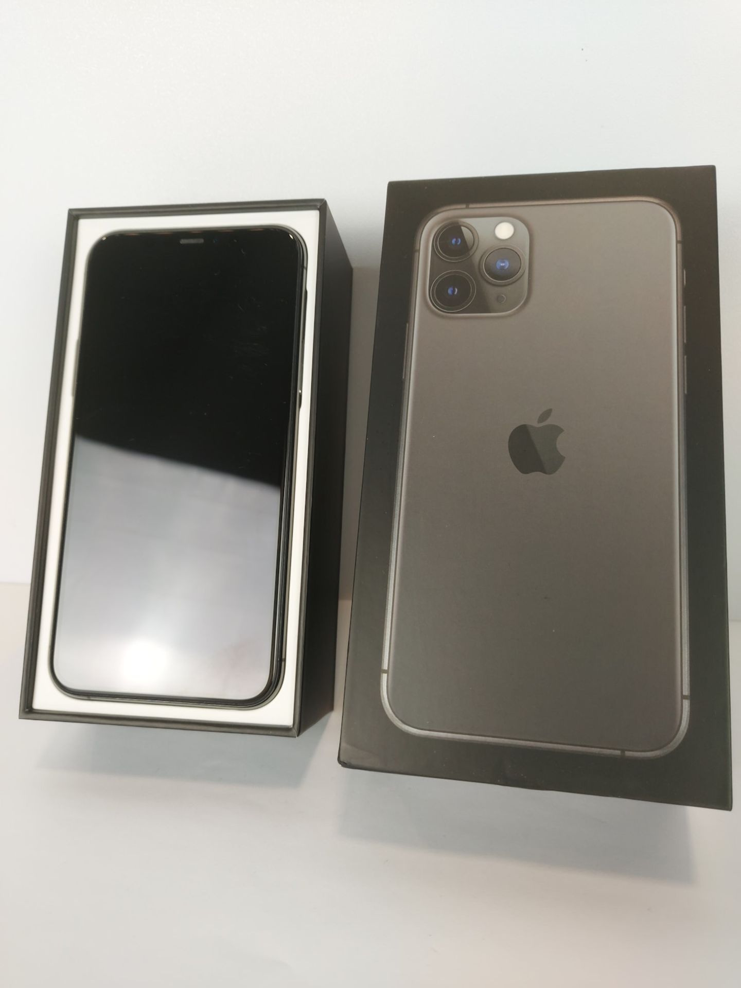 Apple iPhone 11 Pro, Silver, 64GB - Image 3 of 3