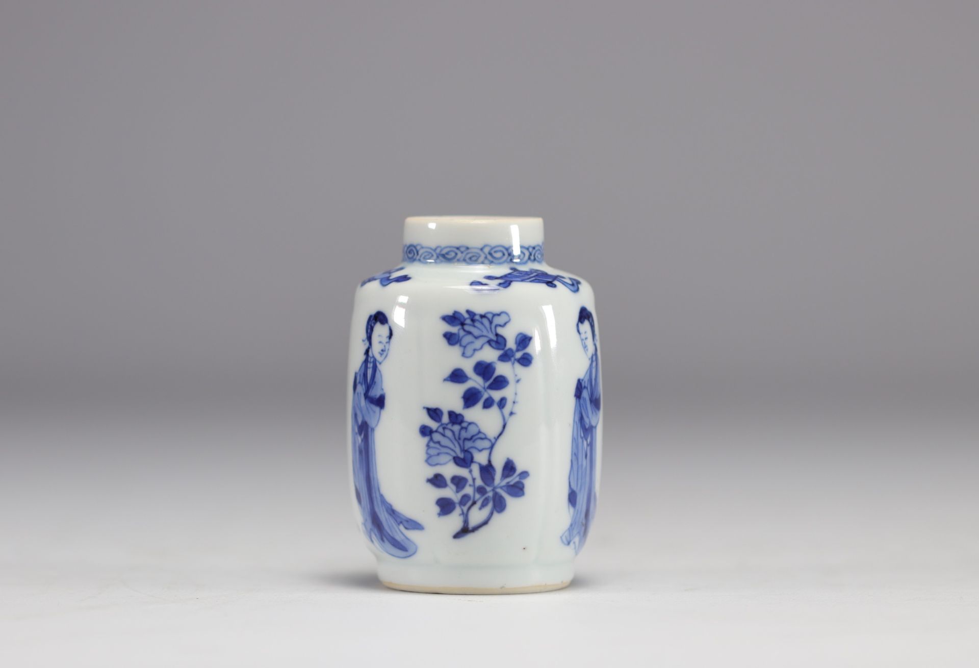 A small white and blue vase decorated with flowers and women in traditional dress from the Kangxi pe - Image 4 of 6