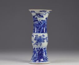 China - white and blue porcelain vase, lapped neck, Kangxi period.