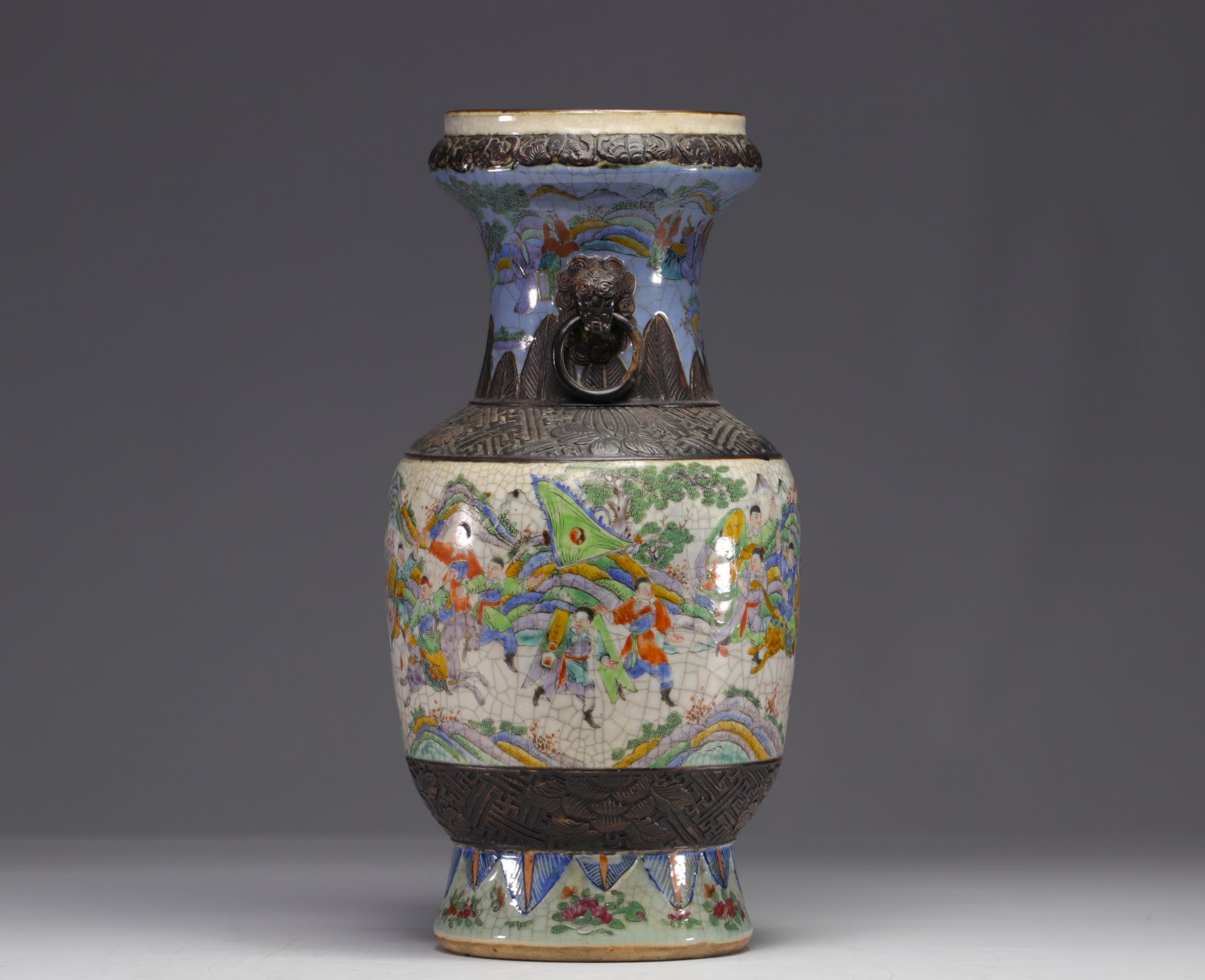 China - Nanking porcelain vase with battle scene decoration, 19th century. - Image 3 of 6