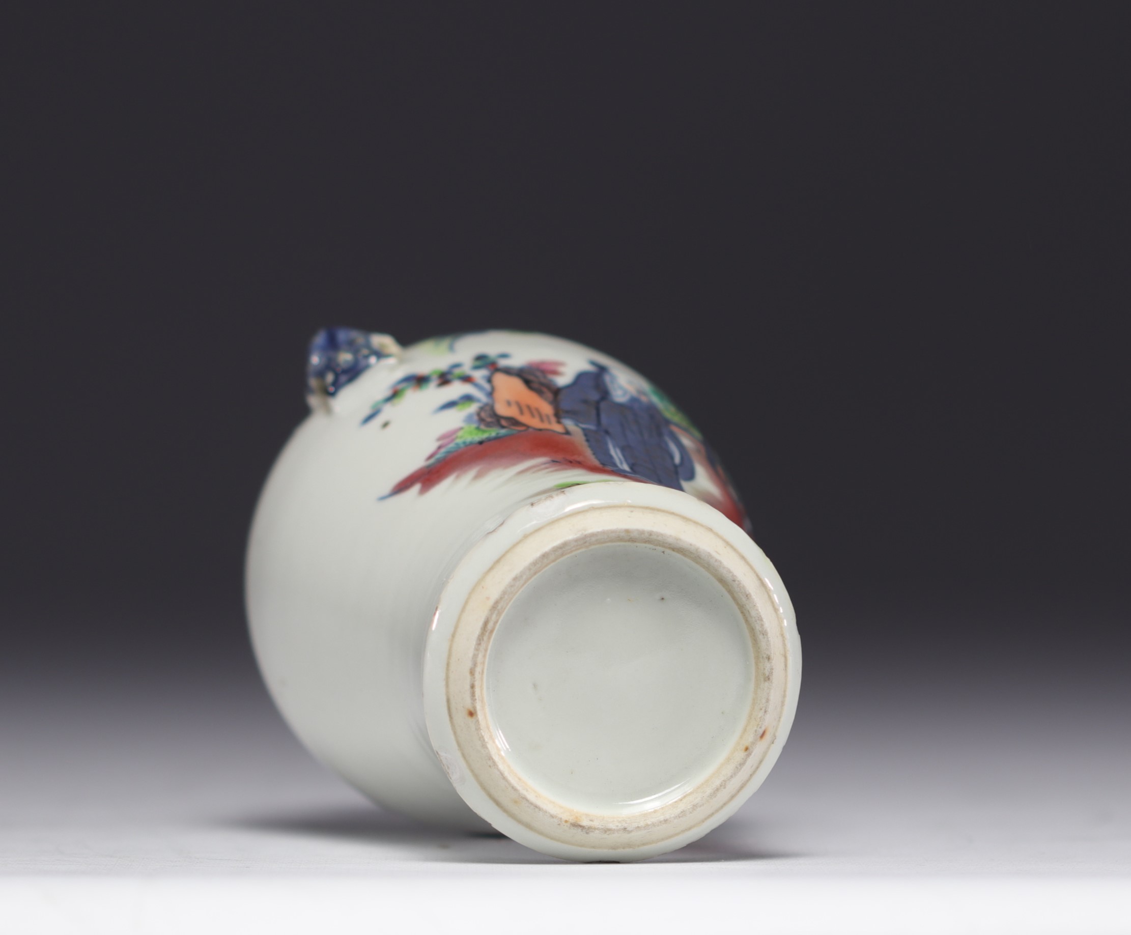 Chinese porcelain vase decorated with "Doucai" figures - Image 5 of 6