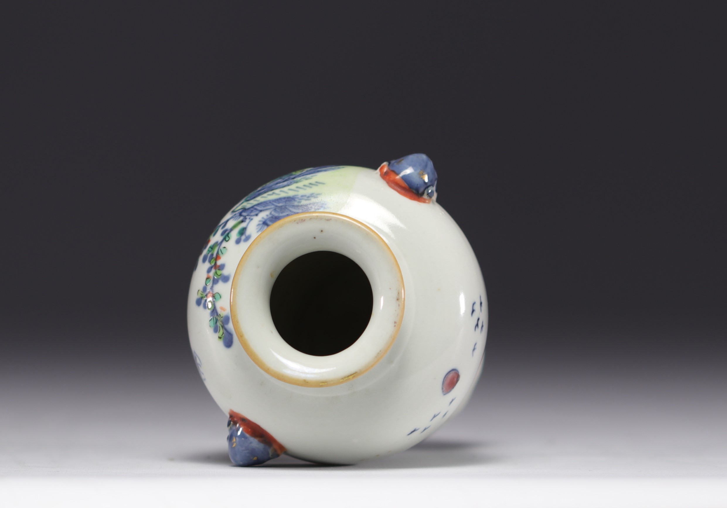 Chinese porcelain vase decorated with "Doucai" figures - Image 6 of 6