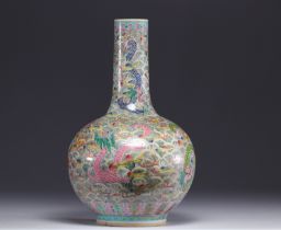 Famille rose porcelain vase "Decor with five dragons pursuing the sacred pearl".