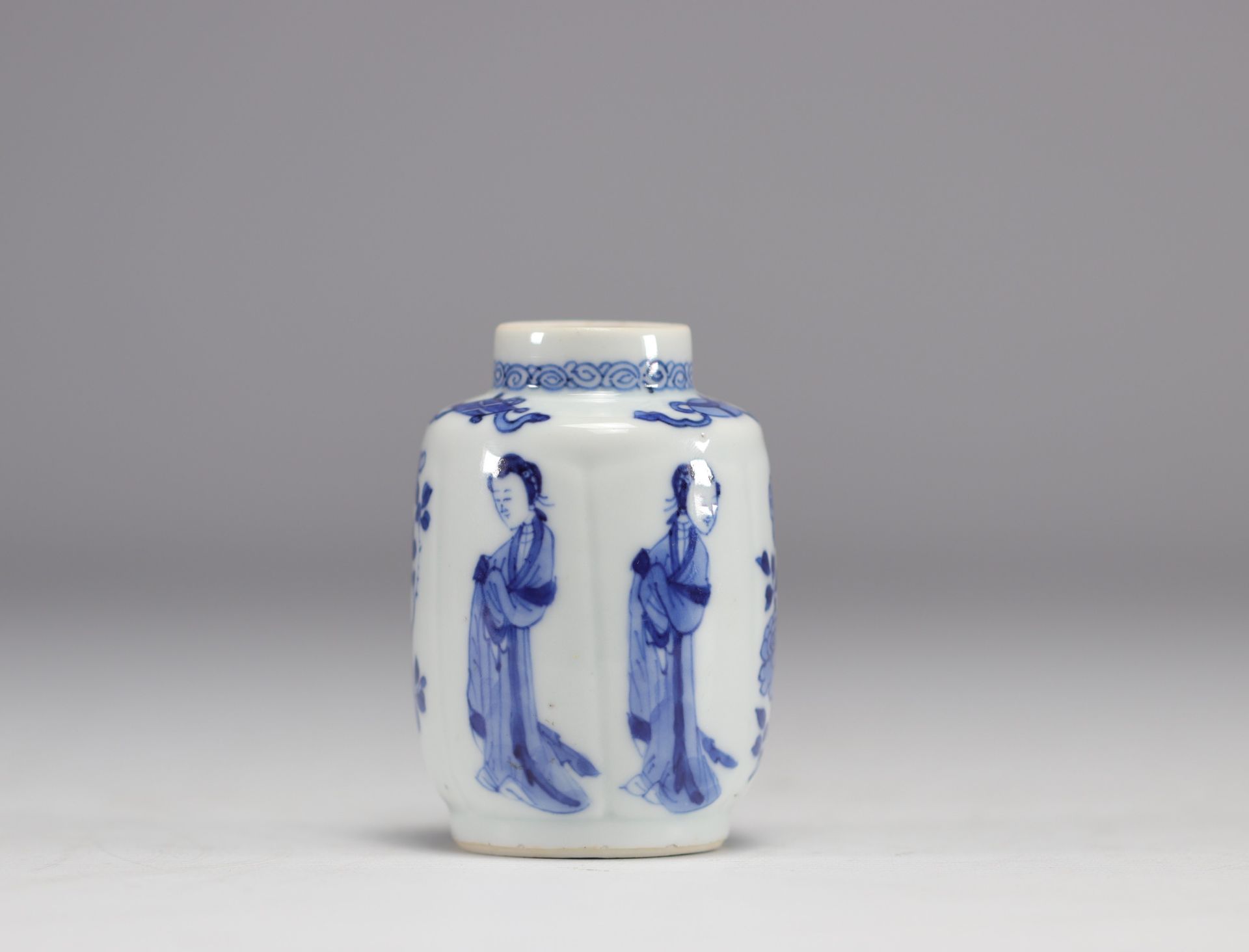 A small white and blue vase decorated with flowers and women in traditional dress from the Kangxi pe - Image 3 of 6
