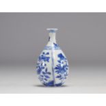Small white and blue vase with fine flower decoration from the Kangxi period (1661-1722)