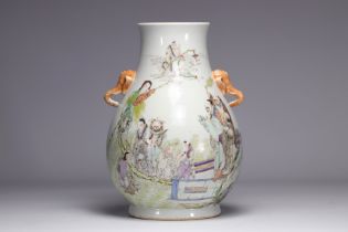 Rare large Qianjiang Cai porcelain vase in Hu form, decorated with figures, orange elephant head han