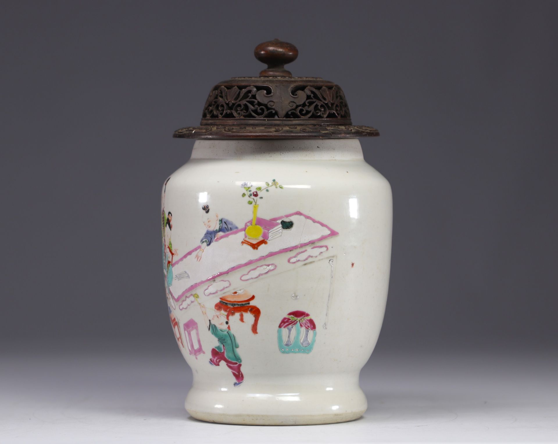 China - Famille rose covered pot - Image 2 of 6