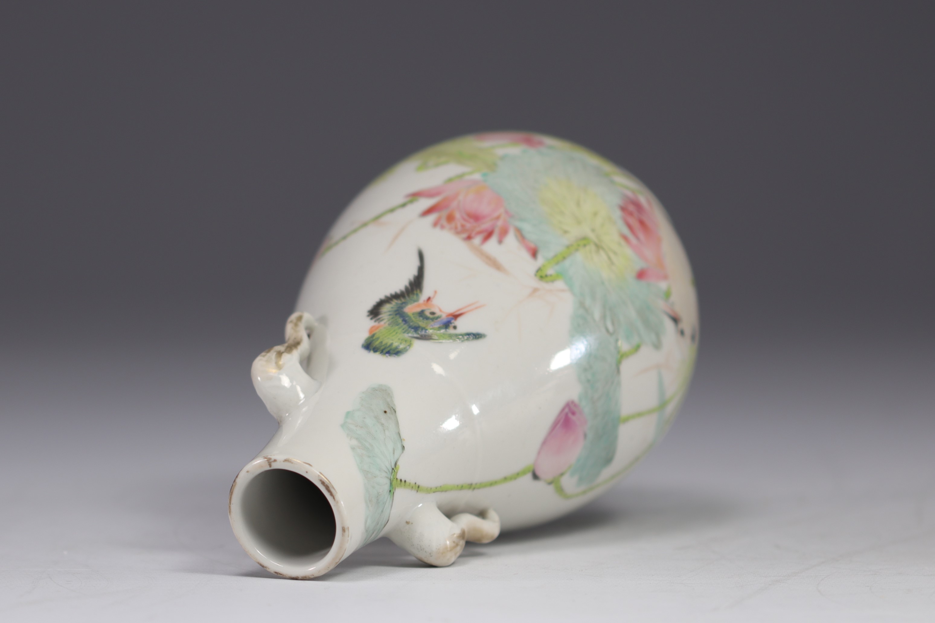 China, Qianjiang cai porcelain vase decorated with flowers and birds, 19th century. - Image 6 of 6