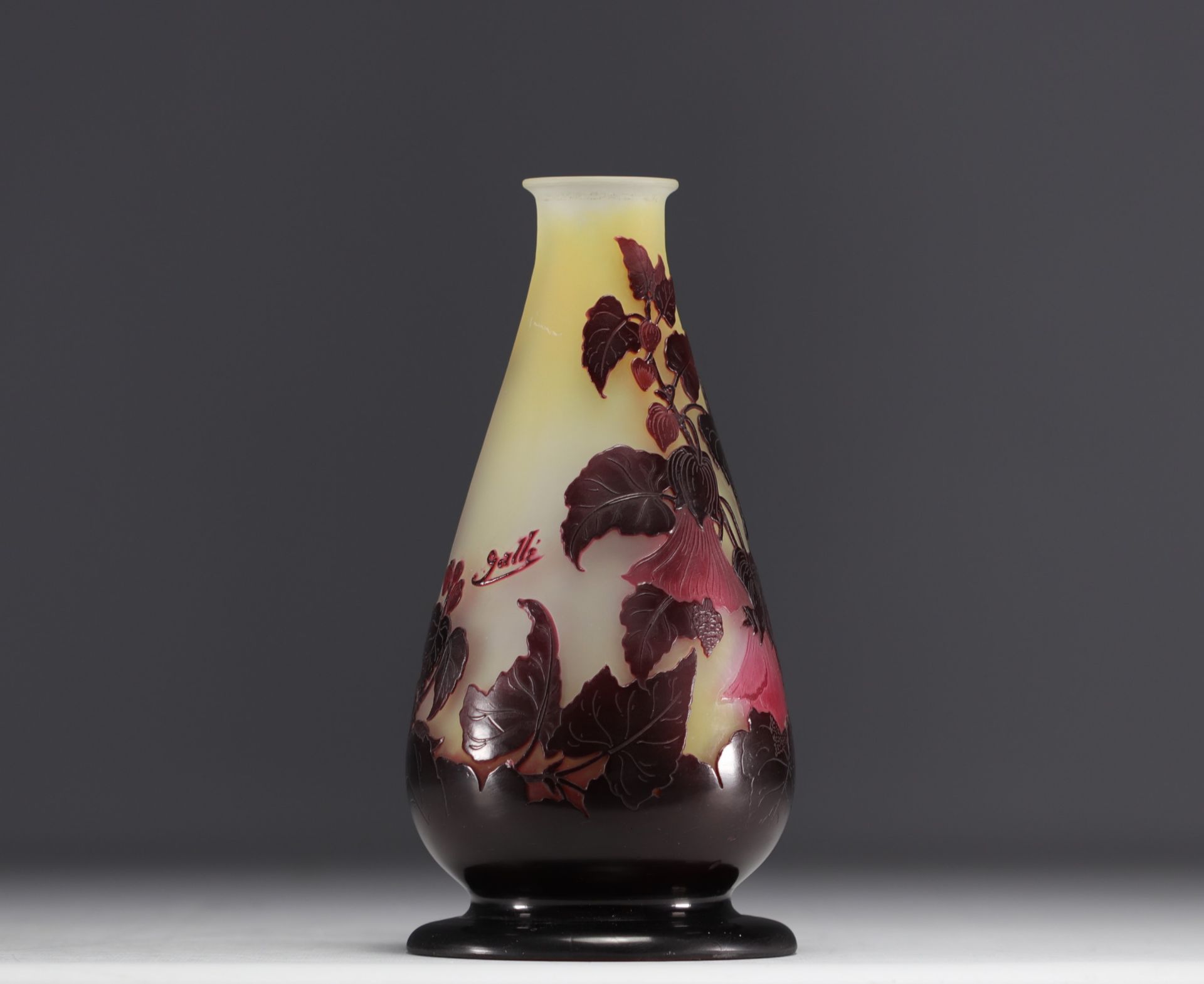 Emile GALLE - Multilayer glass lamp base with flower design. - Image 3 of 4