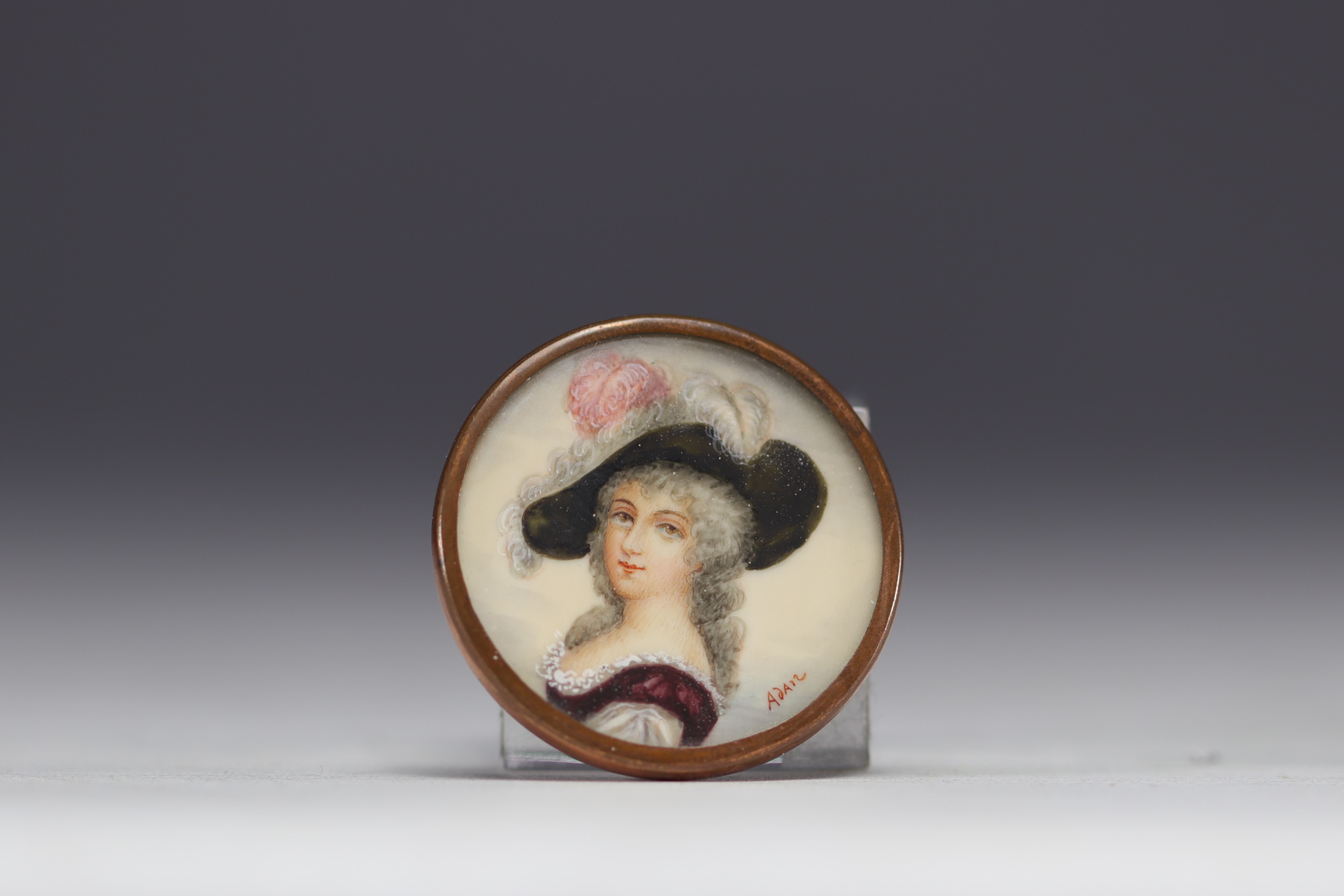 Set of five buttons, miniature painting on brass mount, 18th-19th century. - Image 7 of 7