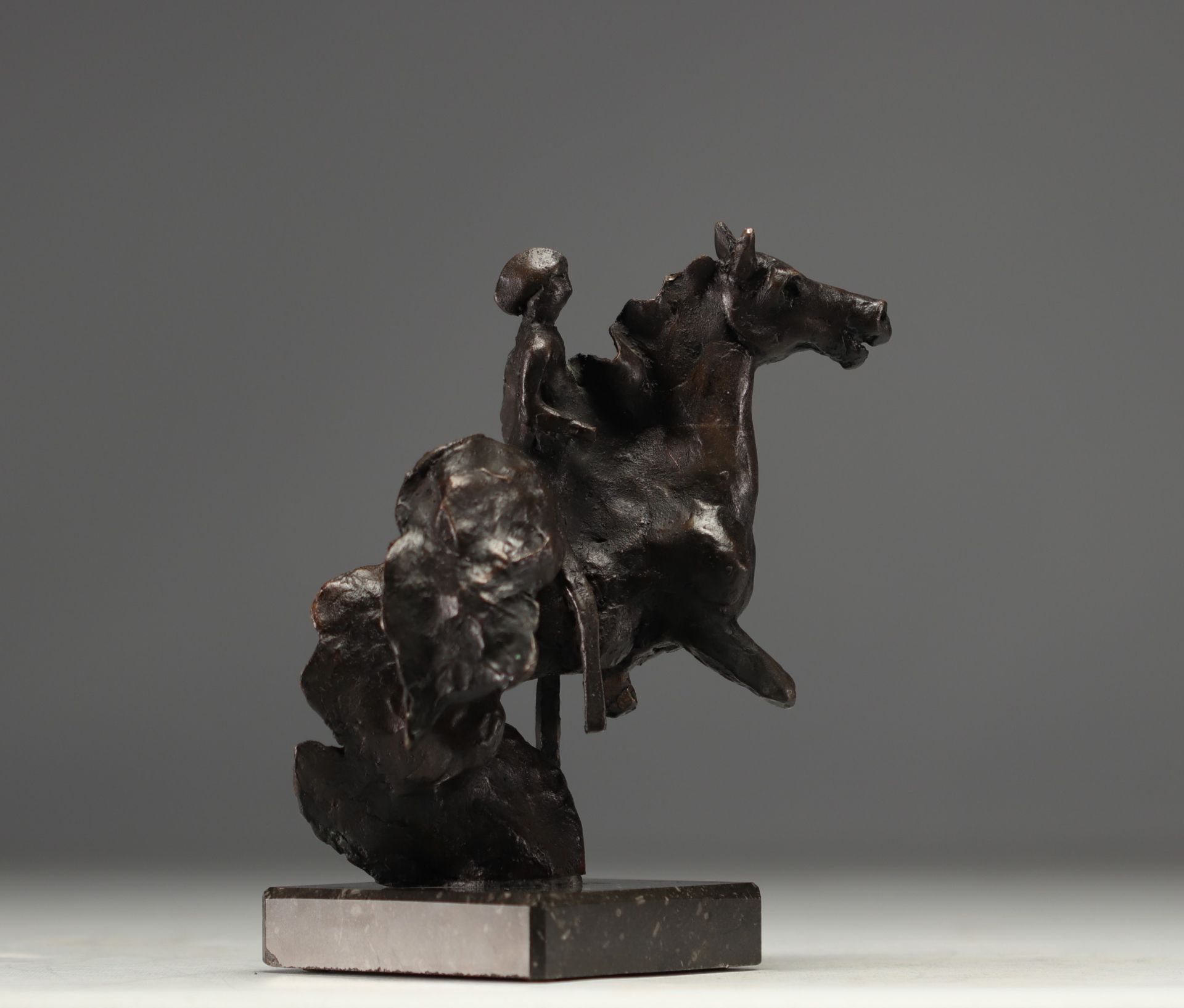 "Cavalier a cheval" Bronze proof on black marble base. Unsigned. - Image 2 of 4