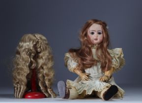 JUMEAU - Porcelain doll nÂ°8, open mouth, in original clothes.