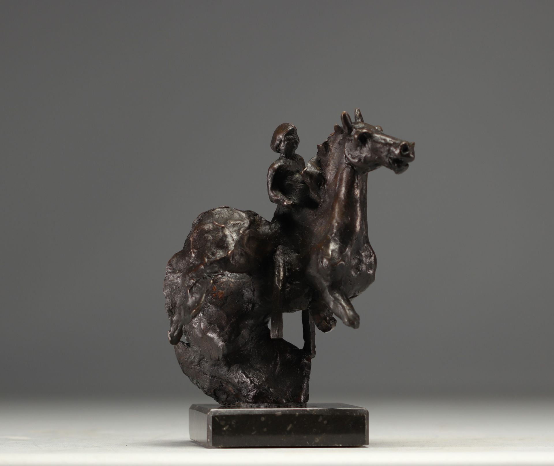 "Cavalier a cheval" Bronze proof on black marble base. Unsigned. - Image 4 of 4