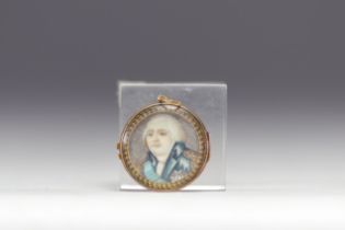 Portrait "Louis XVIII" pendant in 18K gold