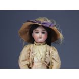 Armand MARSEILLE - Porcelain head doll nÂ° 390, early 20th century.