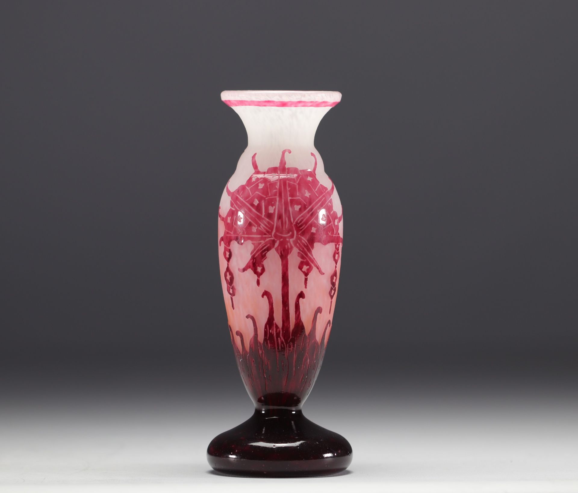 CHARDER, Charles SCHNEIDER (1881-1953) - French glass - Vase with floral decoration. - Bild 3 aus 3
