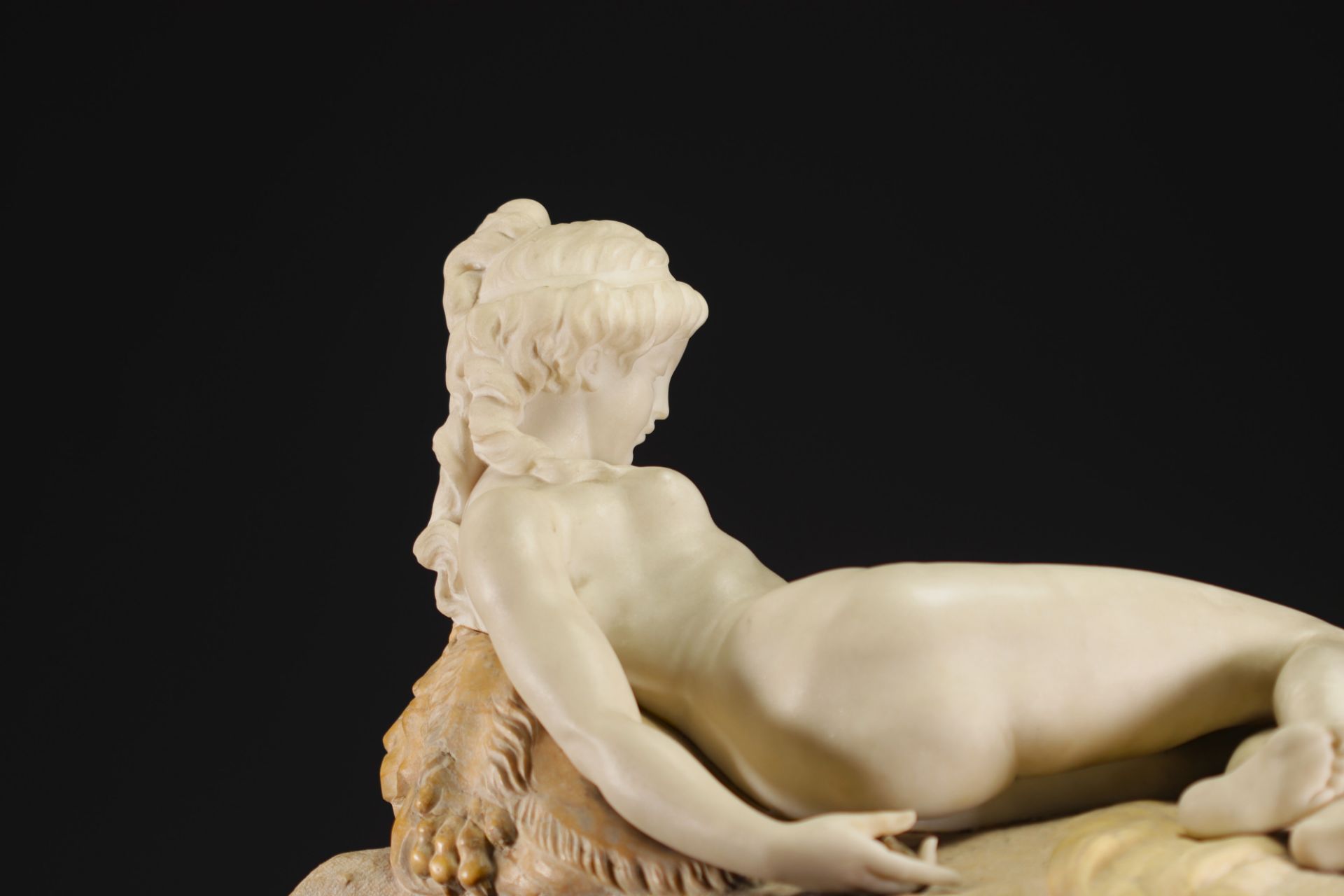 Claude-Michel CLODION (after) Rare white marble clock depicting a nude young woman, 19th century - Image 6 of 7