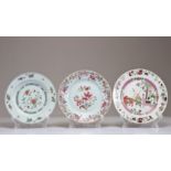 China - set of three plates in Famille rose porcelain with floral decoration, 18th century