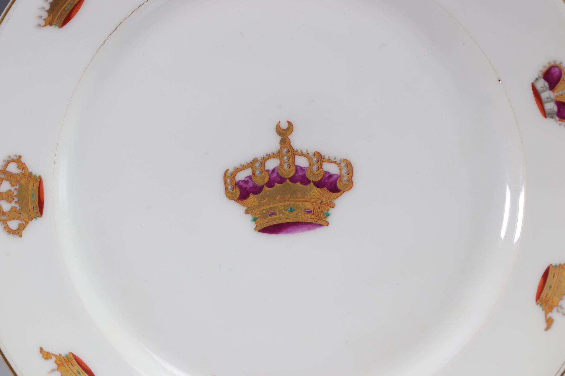 White porcelain plate decorated with gold royal crowns. - Image 3 of 3