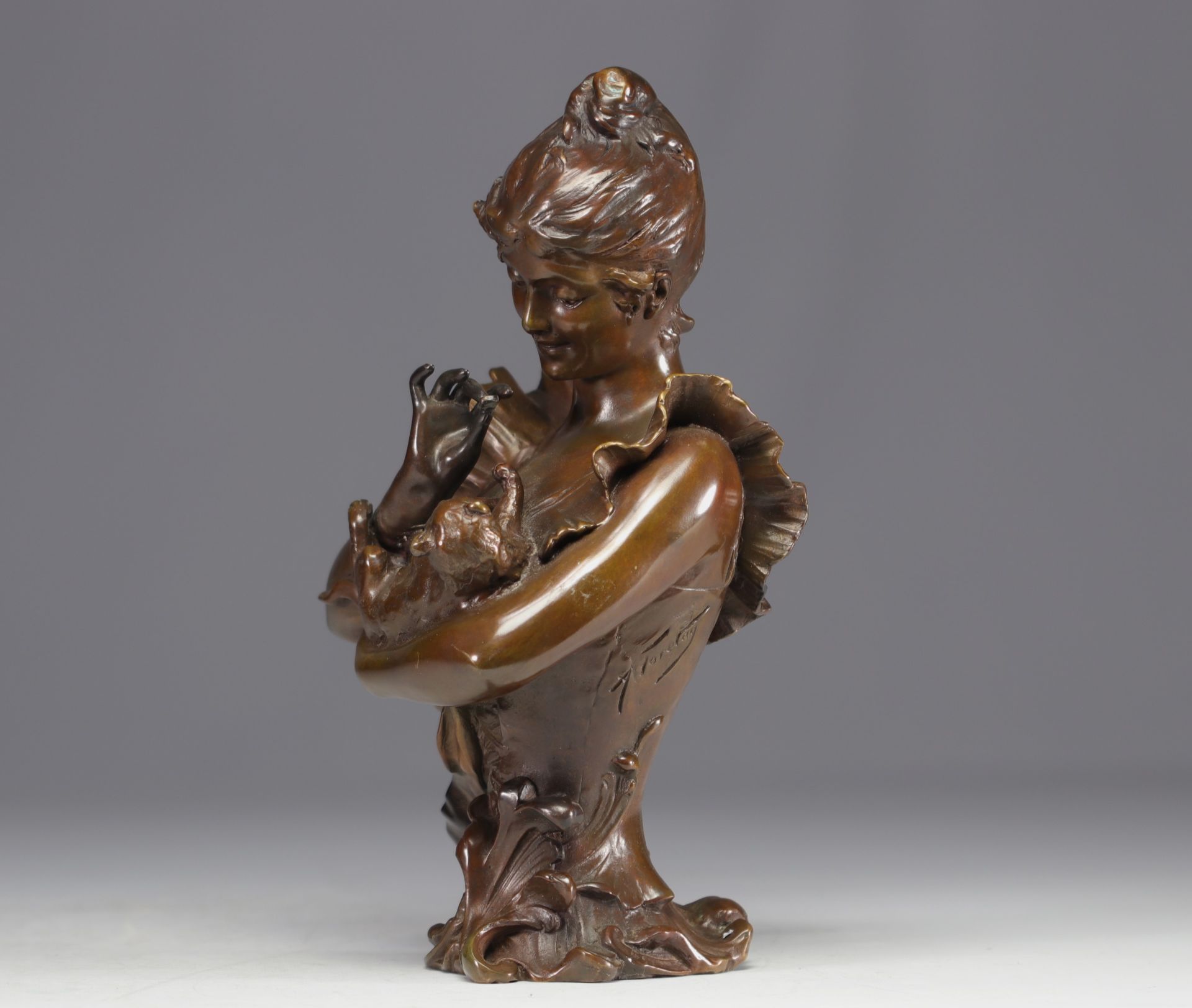 Alfred Jean FORETAY (1861-1944) "Young woman playing with her cat" Bronze bust. - Image 2 of 5