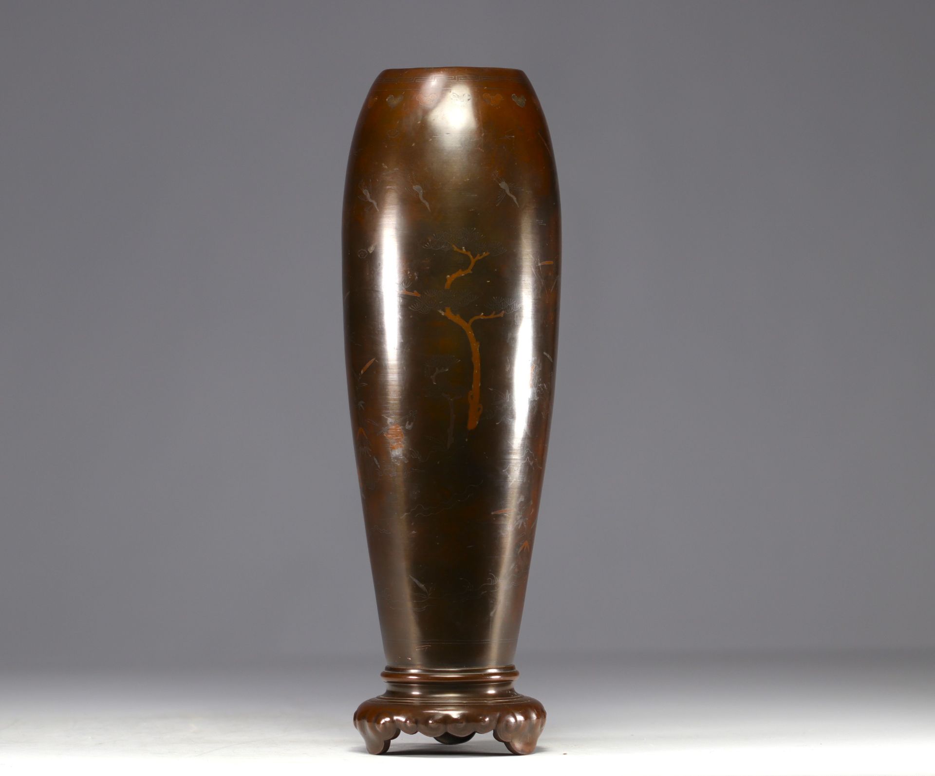 Vietnam - Bronze vase decorated with figures and bamboo. - Image 3 of 4