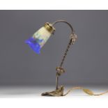 Muller tulip Art Nouveau lamp, bronze base decorated with vine leaves and a lizard.