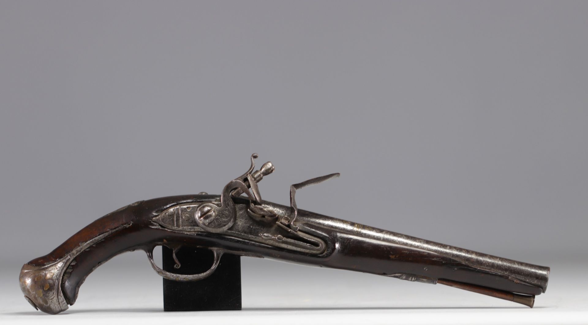 France - Flintlock pistol, 18th century.