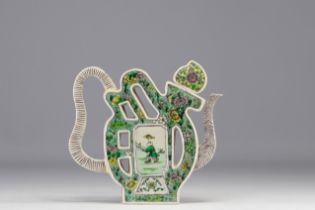 China - Enamelled biscuit pot, green family, 19th century.