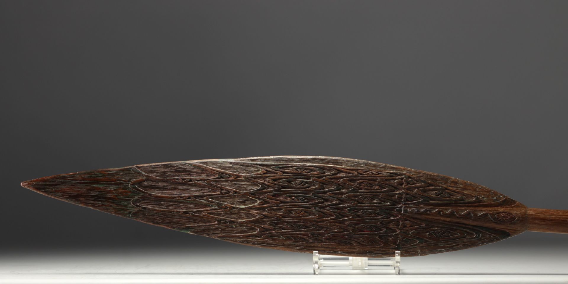 New Guinea, Sepik, Ceremonial paddle in carved wood with traces of polychromy. - Image 2 of 3