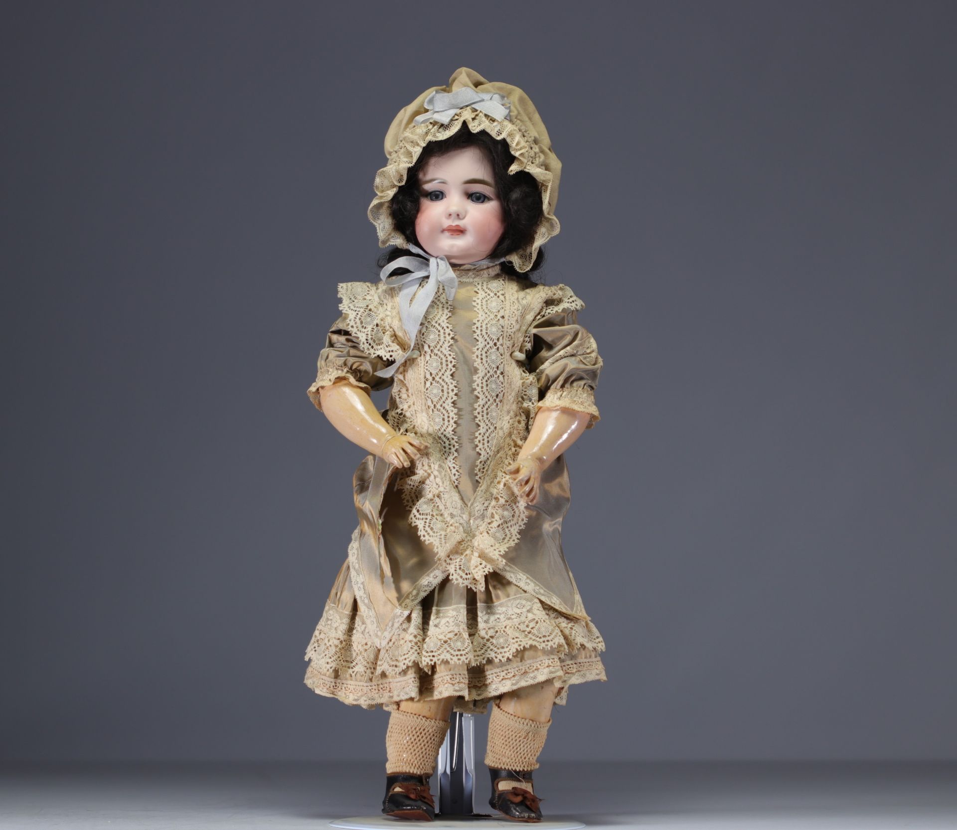 SIMON & HALBIG - Bisque head doll no. 719, debossed, mouth closed. - Image 2 of 2
