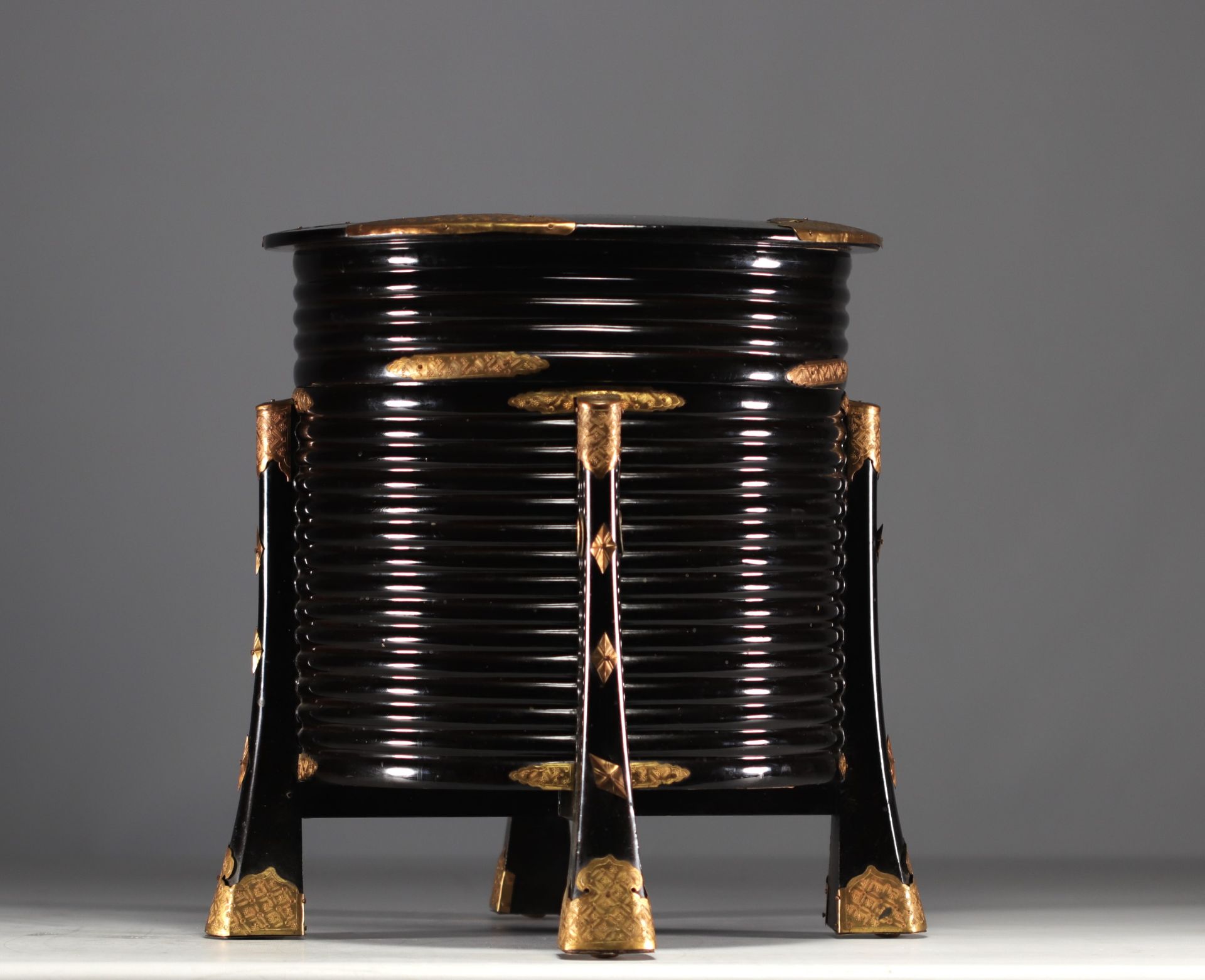 Japan - Meiji period black and gold lacquer Hokkai-Bako box, 19th century.