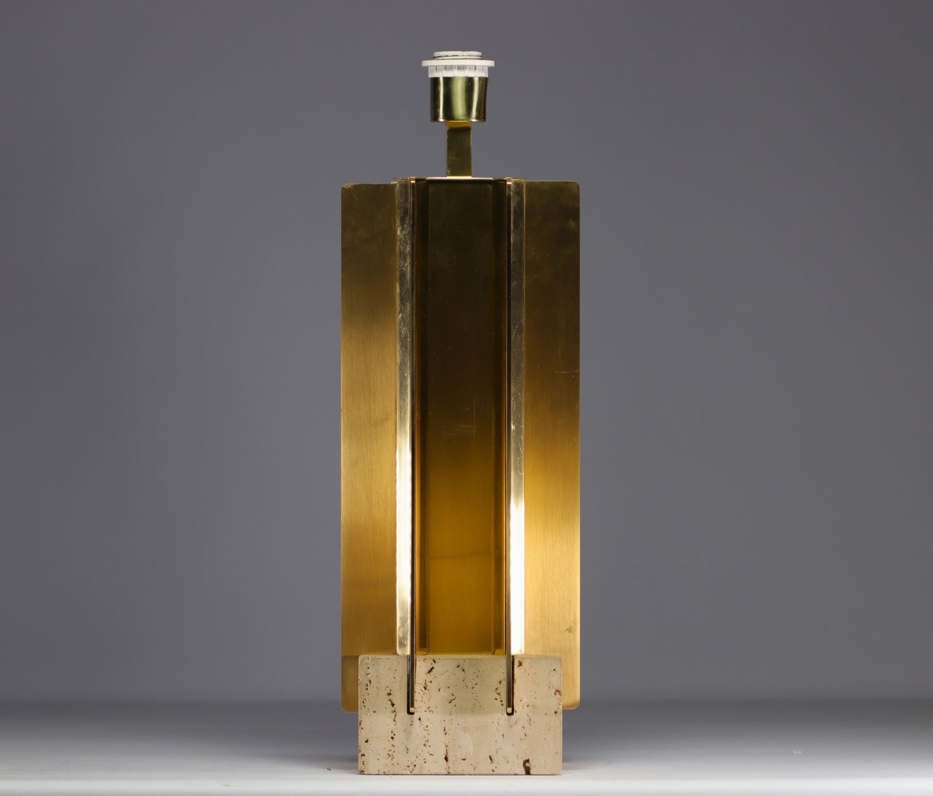 Gaetano SCIOLARI (1927-1994) - Design lamp in travertine and gilded metal with two patinas, circa 19 - Image 2 of 2