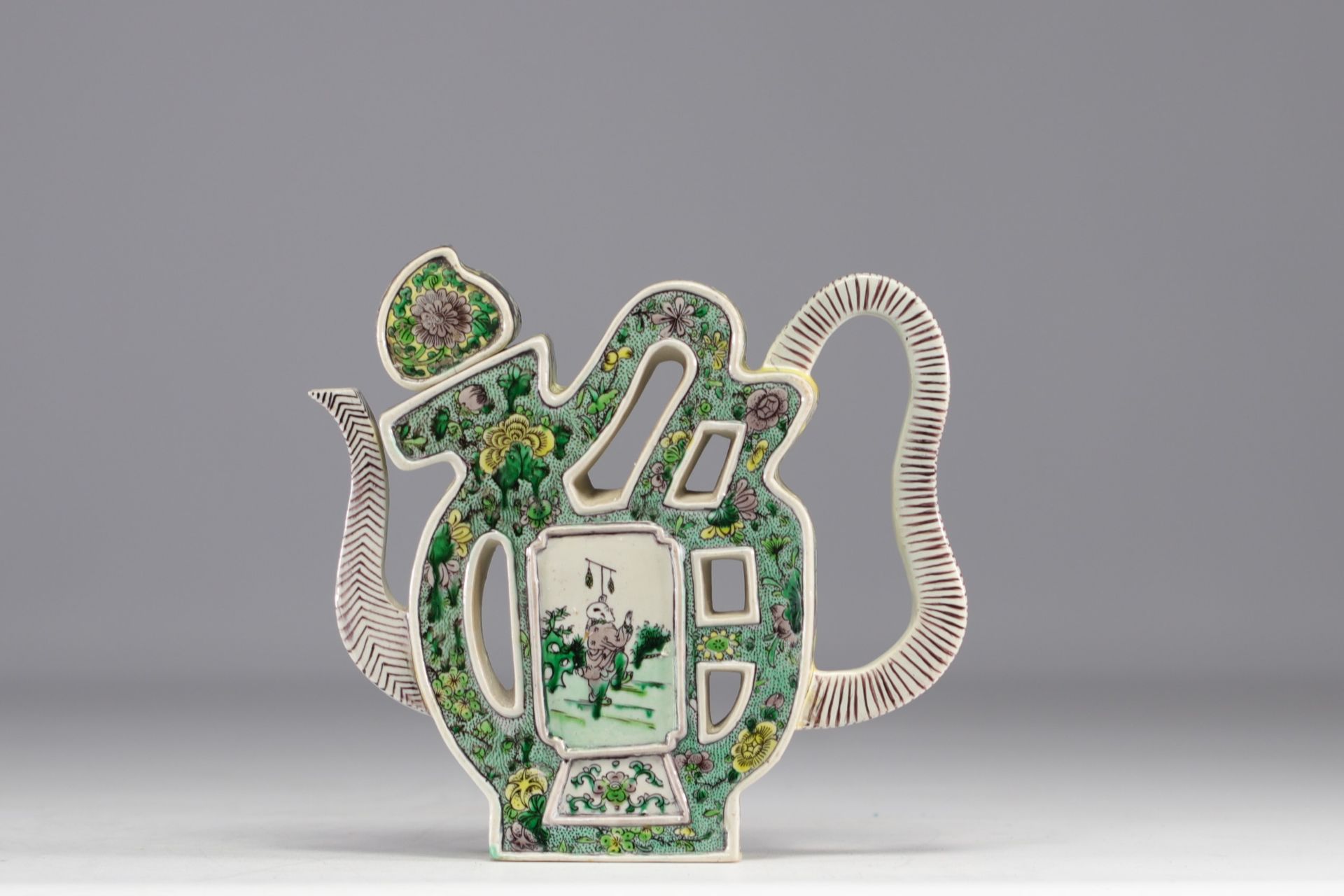 China - Enamelled biscuit pot, green family, 19th century. - Bild 2 aus 5