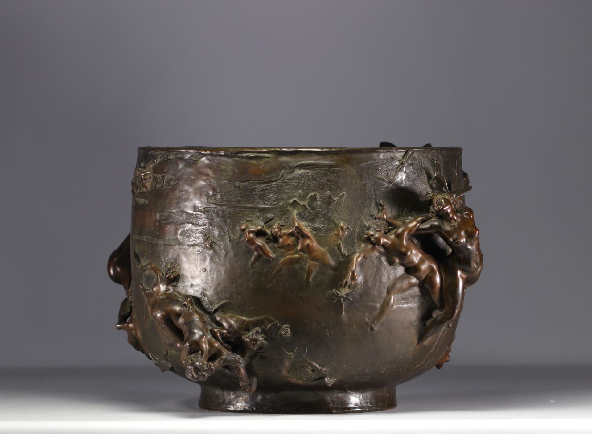 Gustave Joseph CHERET (1838-1894) Imposing bronze jardiniere decorated with naiads and butterflies. - Bild 4 aus 13