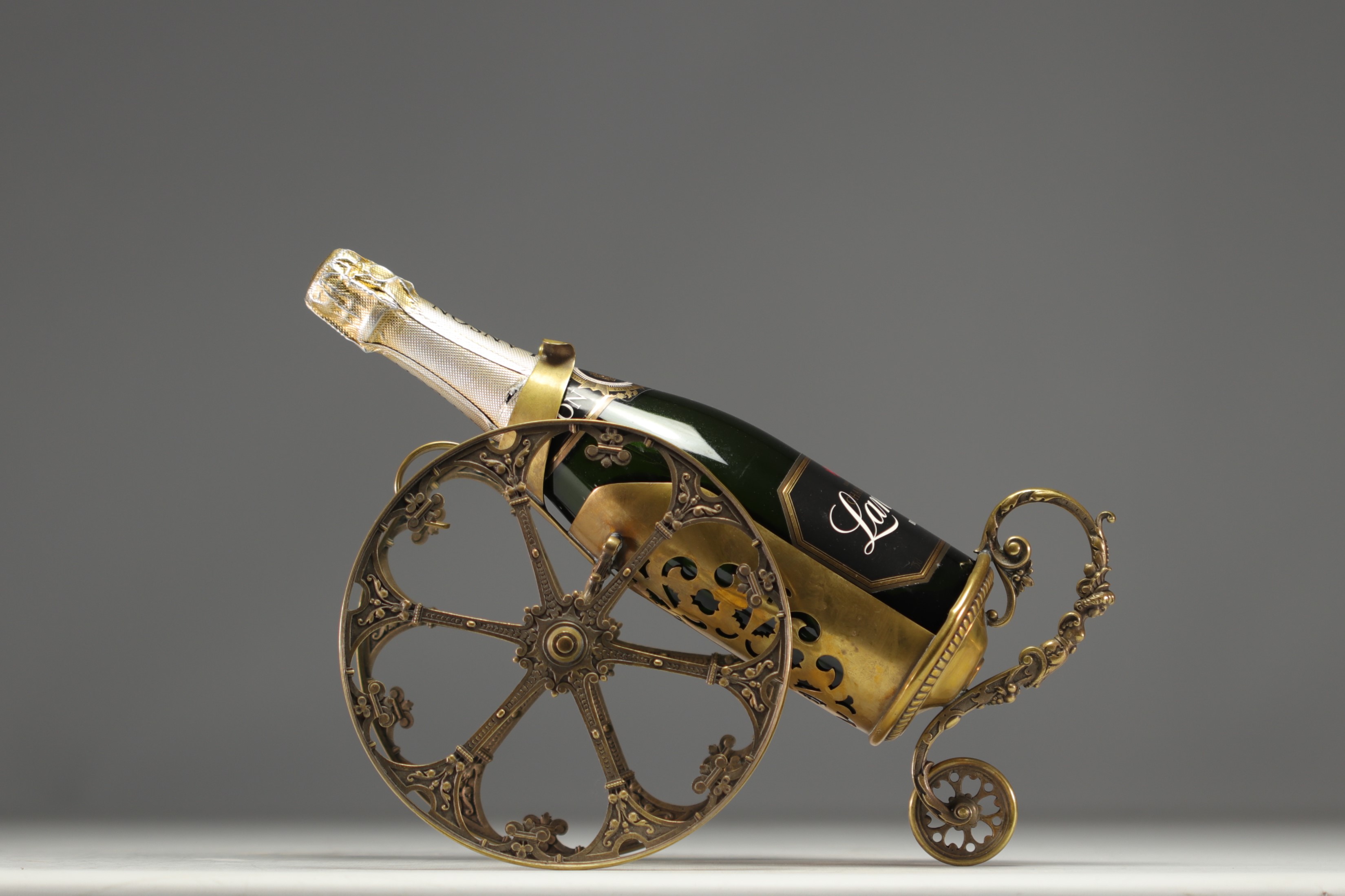 Cannon champagne flask. - Image 3 of 3