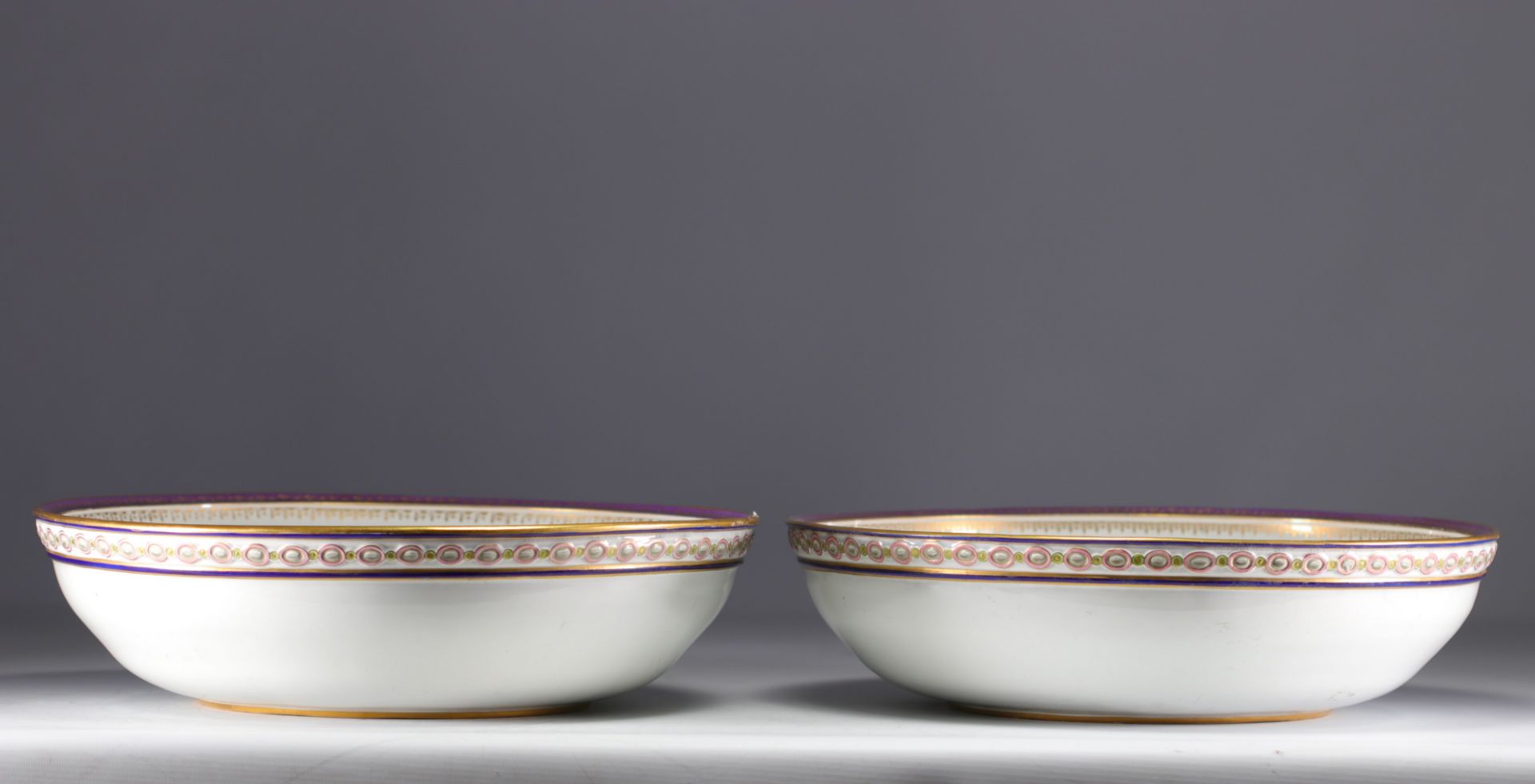 Eugene POITEVIN (1806-1870) - Imposing pair of Sevres porcelain dishes decorated with Nymphs from 19 - Image 3 of 4