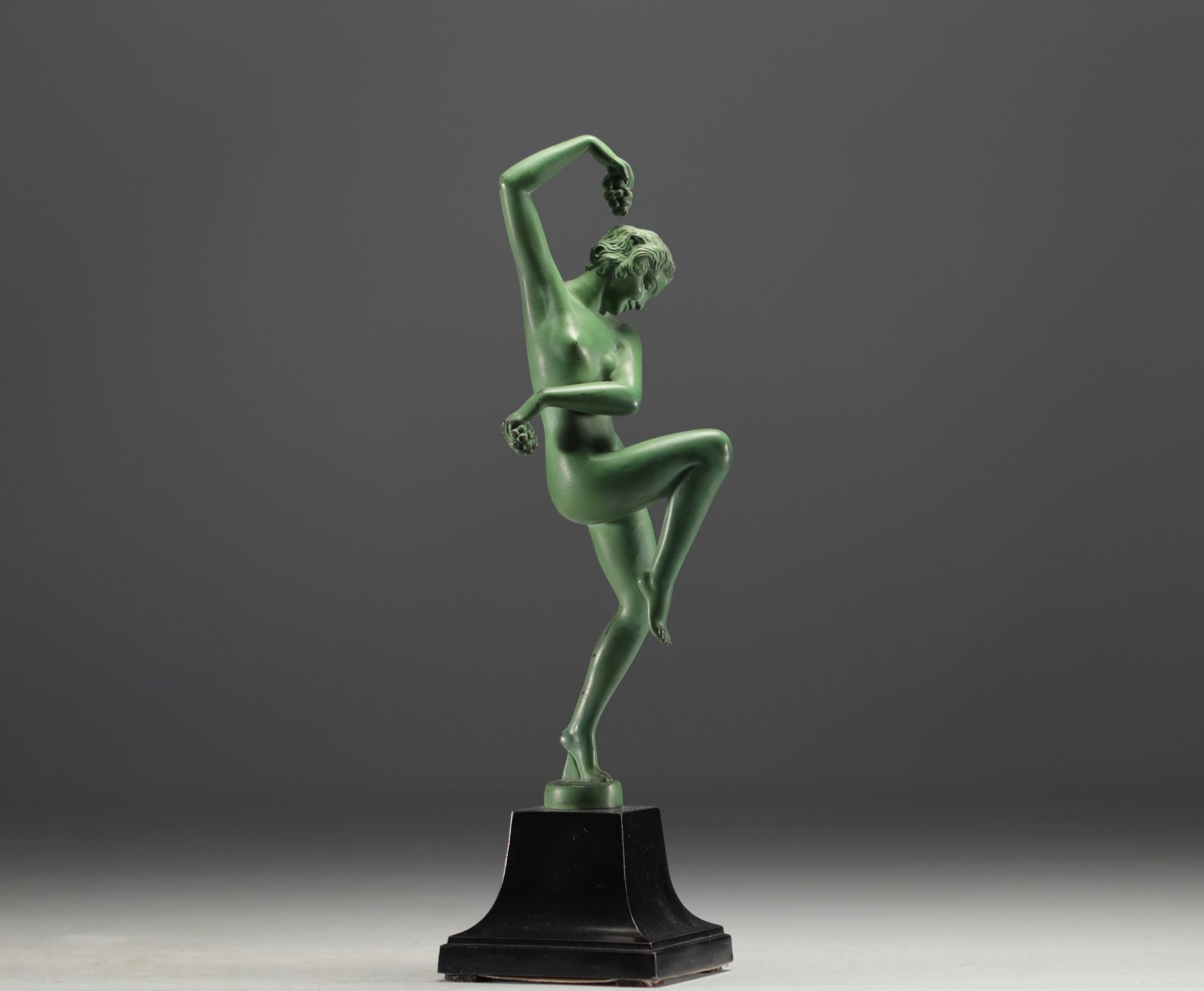 Atelier Max Le Verrier - "Vendanges" Art Deco sculpture signed Denis, 1930.